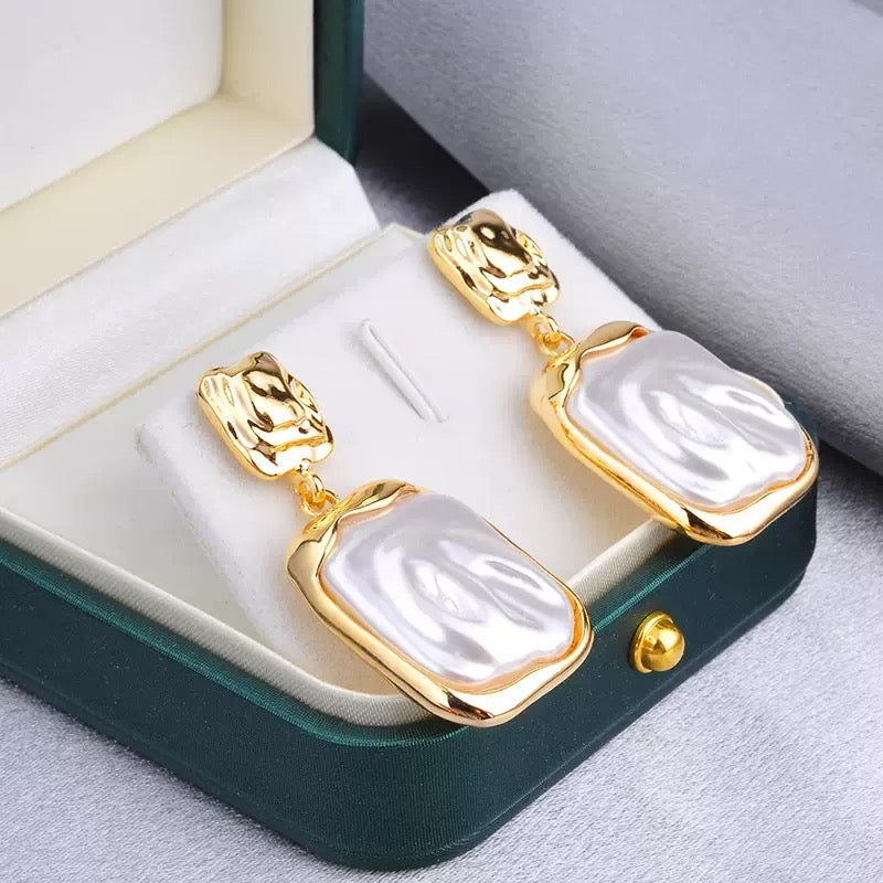 French Vintage Faux Baroque Pearl Dangle Earrings Irregular Texture Pearl Drop Earrings-3