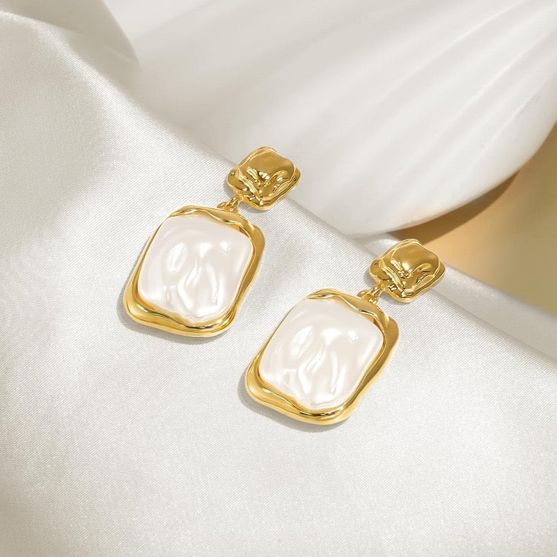 French Vintage Faux Baroque Pearl Dangle Earrings Irregular Texture Pearl Drop Earrings-4
