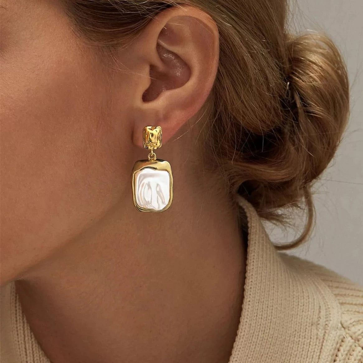 French Vintage Faux Baroque Pearl Dangle Earrings Irregular Texture Pearl Drop Earrings-9