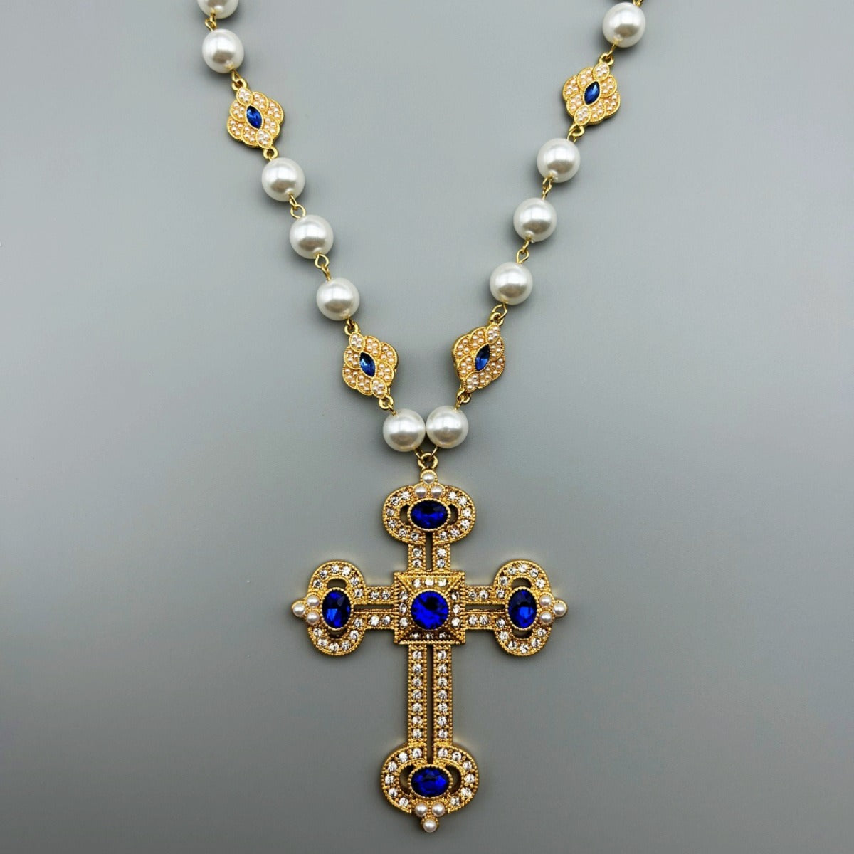 Retro Heavy Industry Full Diamond Inlaid Crowned Pearl Necklace with Distinctive Design-3