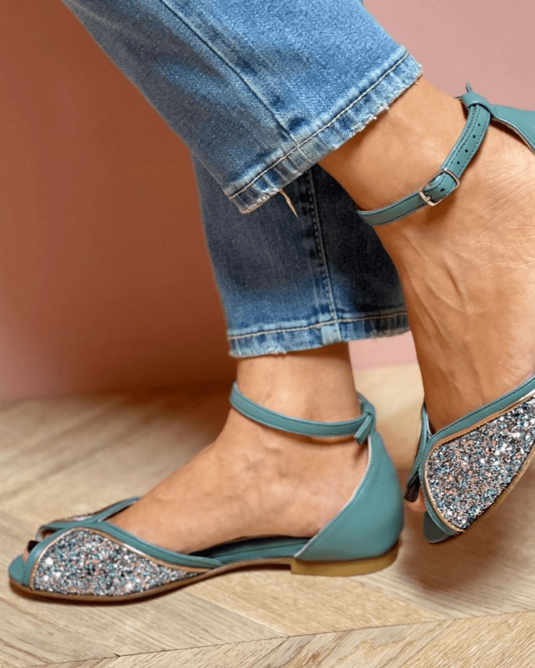MARIE | LOW SANDAL WITH SHIMMERING DETAILS-3