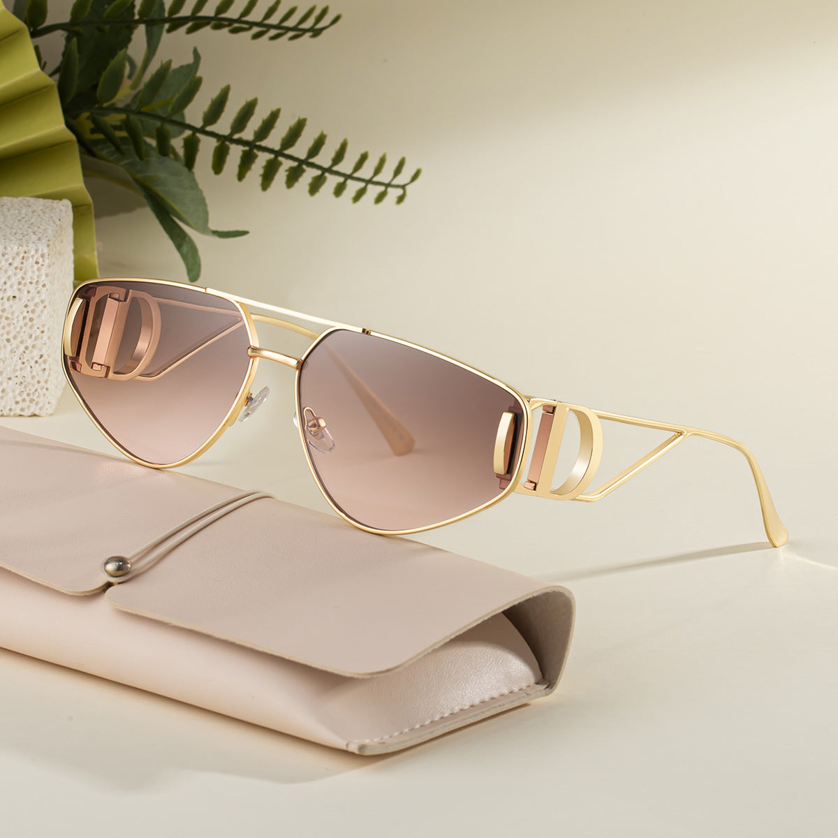New Fashion Cat Eye Sunglasses for Women, Trendy and Stylish Outdoor Street Sun Protection Sunglasses for Women